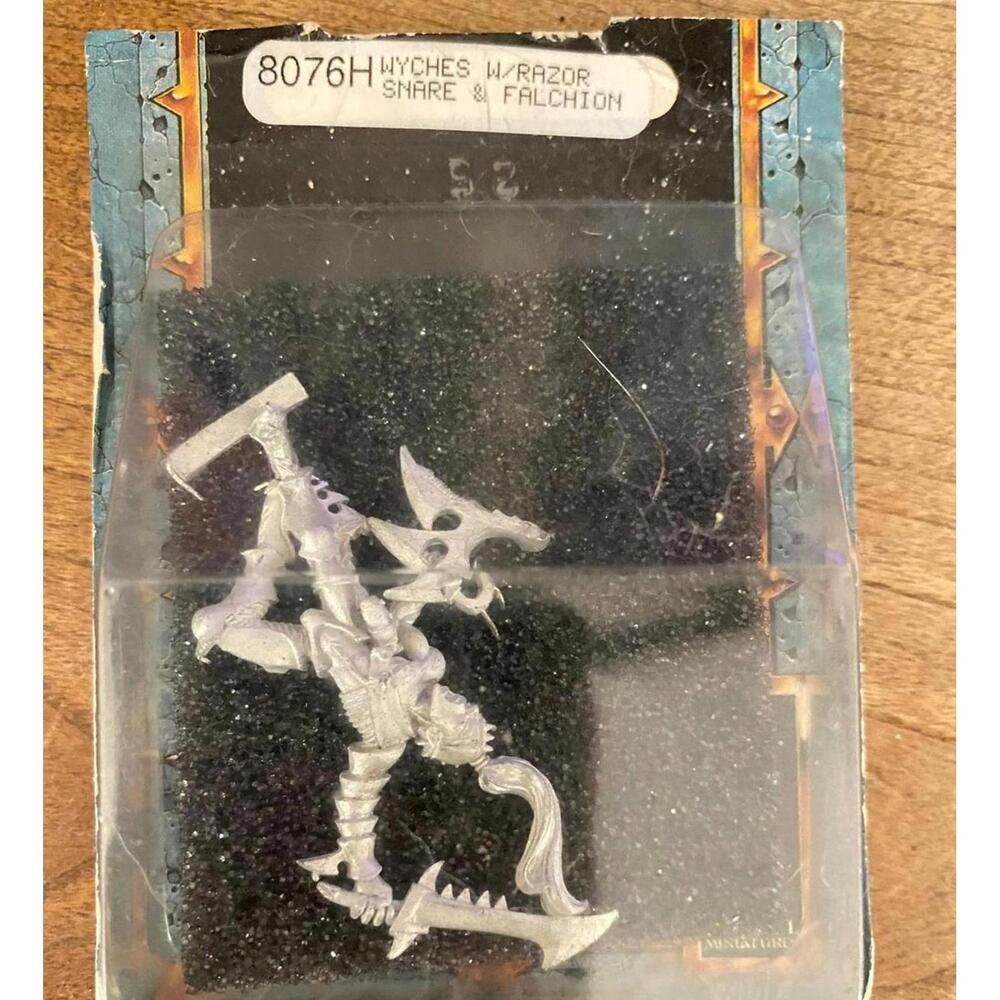 Vintage 1997 Warhammer 40K 8076H Wyches W/ Razor Snare & Falchion Sealed